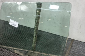 Vitre arriere gauche PEUGEOT 307