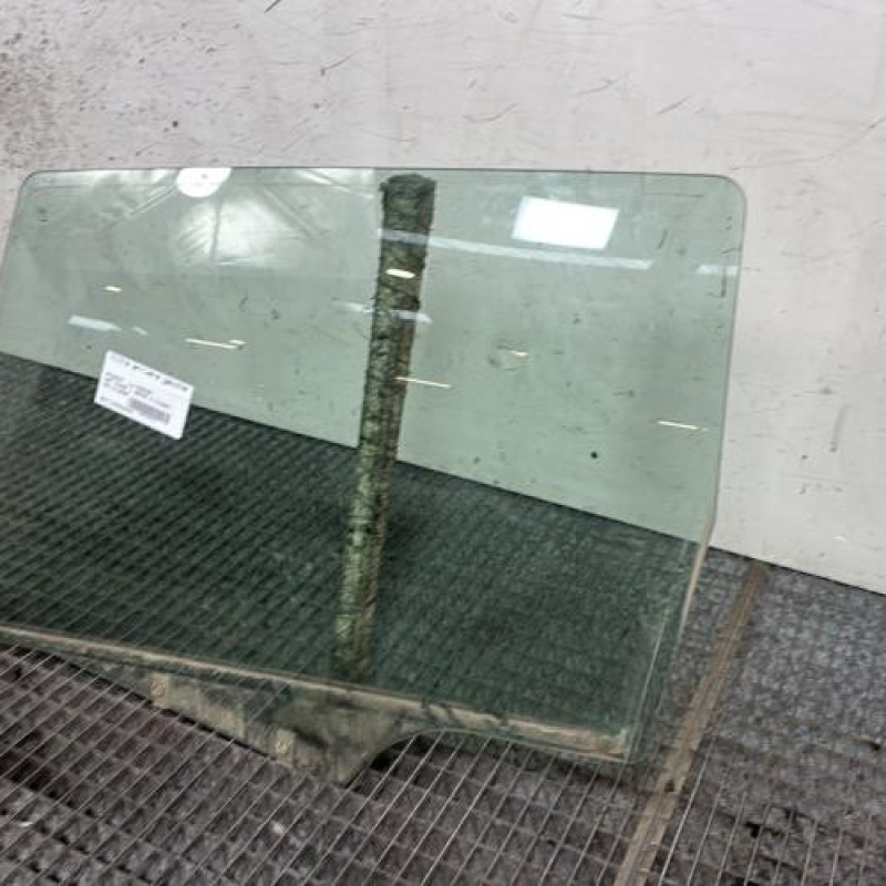 Vitre arriere gauche PEUGEOT 307 Photo n°3