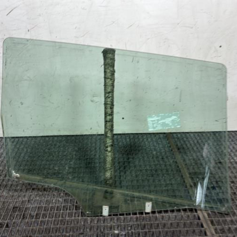 Vitre arriere gauche PEUGEOT 307 Photo n°4