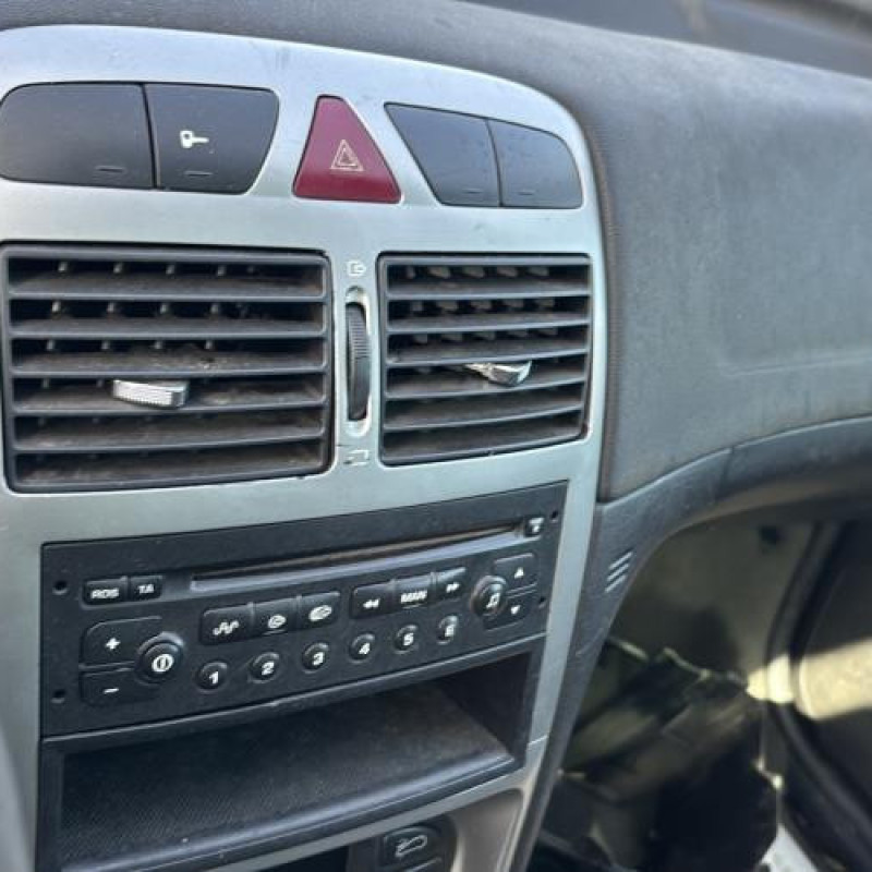 Vitre arriere gauche PEUGEOT 307 Photo n°20