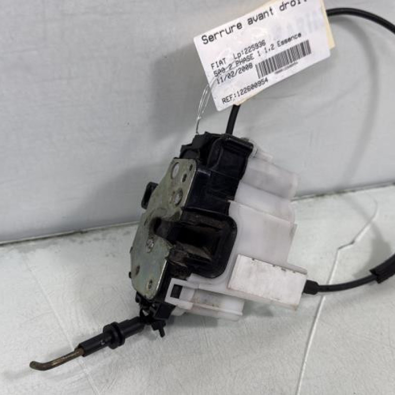 Serrure avant droit FIAT 500 2 Photo n°1