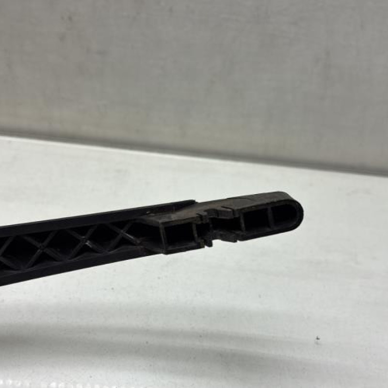 Bras essuie glace arriere PEUGEOT 208 1 Photo n°3