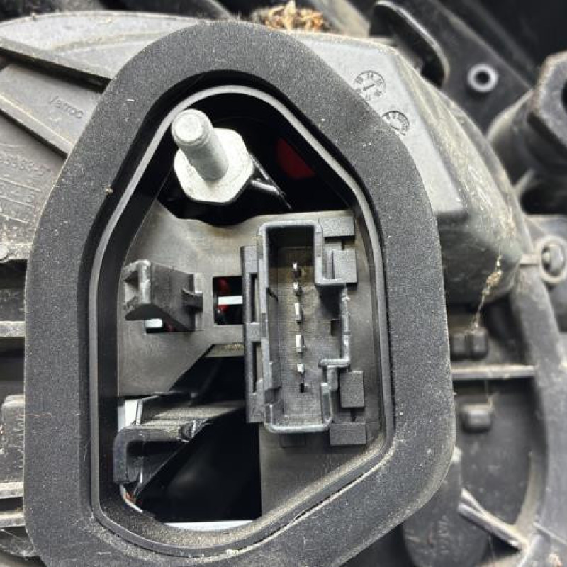 Feu arriere principal droit (feux) PEUGEOT 208 1 Photo n°3