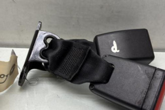 Attache ceinture arriere droit PEUGEOT 208 1