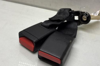Attache ceinture arriere droit PEUGEOT 208 1