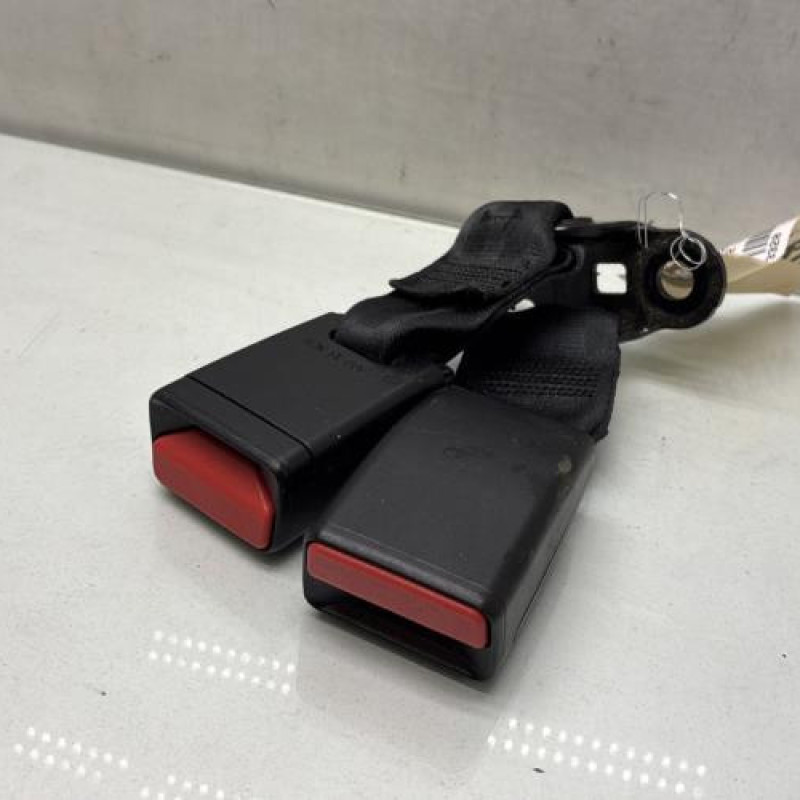 Attache ceinture arriere droit PEUGEOT 208 1 Photo n°4