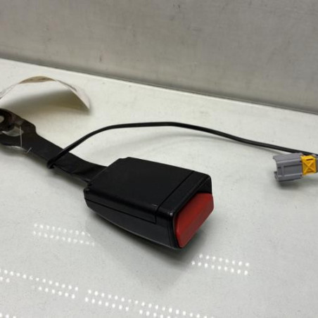 Attache ceinture avant gauche PEUGEOT 208 1