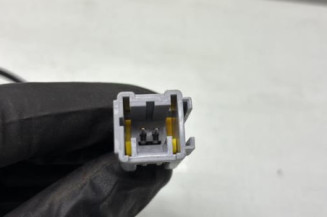 Attache ceinture avant gauche PEUGEOT 208 1