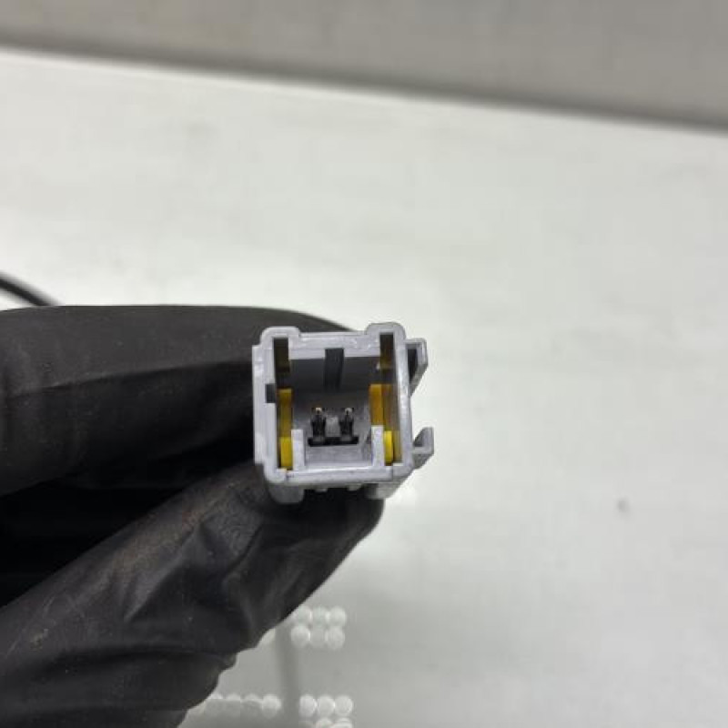 Attache ceinture avant gauche PEUGEOT 208 1 Photo n°3