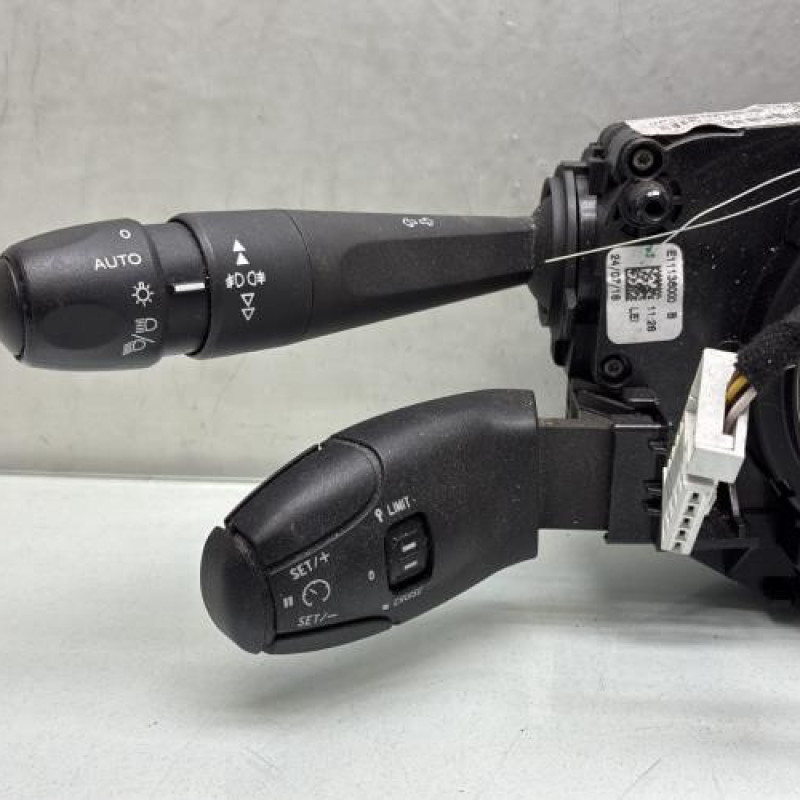 Com (Bloc Contacteur Tournant+Commodo Essuie Glace+Commodo Phare) PEUGEOT 208 1 Photo n°2