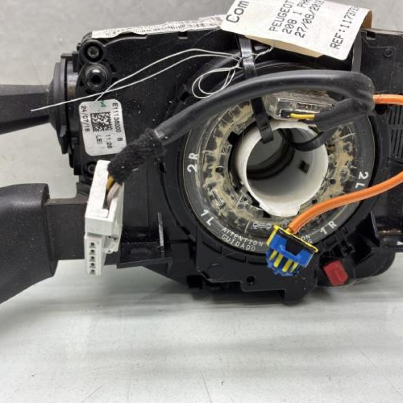 Com (Bloc Contacteur Tournant+Commodo Essuie Glace+Commodo Phare) PEUGEOT 208 1 Photo n°3