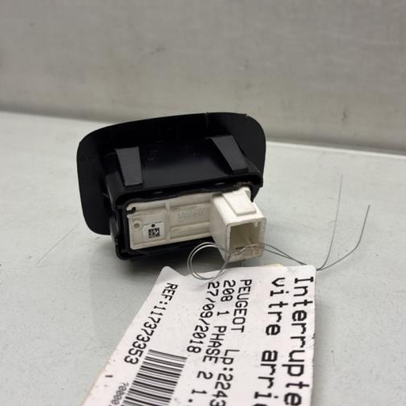 Interrupteur de leve vitre arriere droit PEUGEOT 208 1 Photo n°2