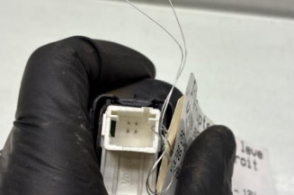 Interrupteur de leve vitre arriere droit PEUGEOT 208 1