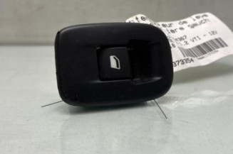 Interrupteur de leve vitre arriere gauche PEUGEOT 208 1 Photo n°1