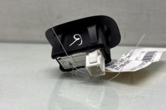 Interrupteur de leve vitre arriere gauche PEUGEOT 208 1