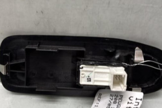 Interrupteur de leve vitre avant droit PEUGEOT 208 1