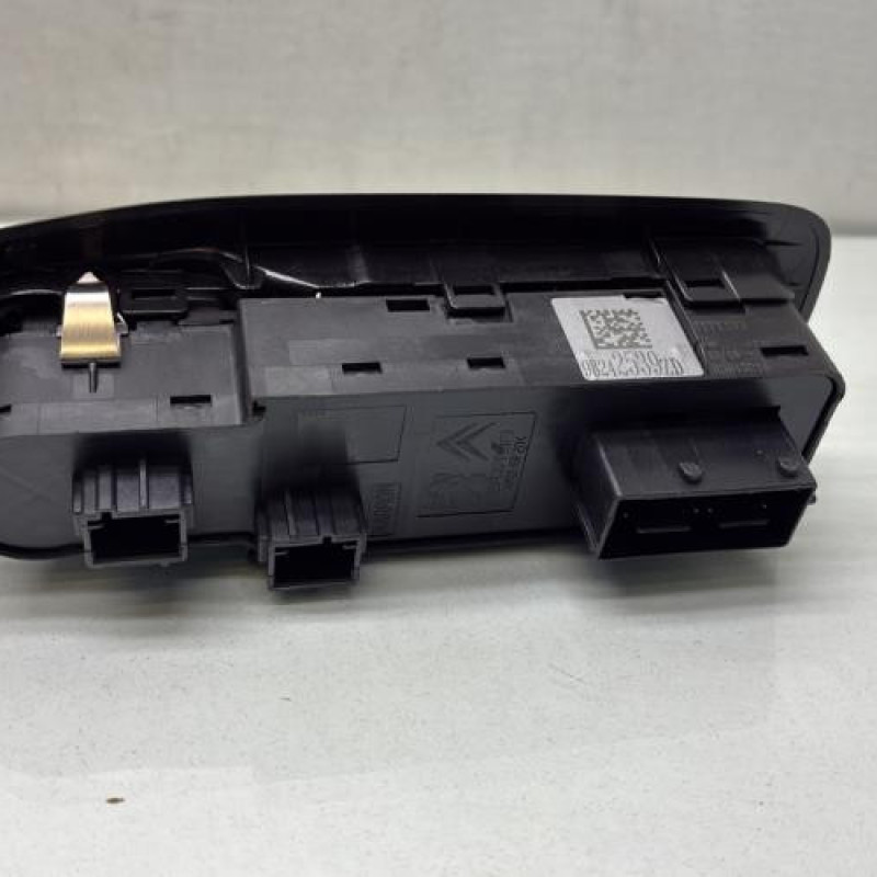 Interrupteur de leve vitre avant gauche PEUGEOT 208 1 Photo n°2