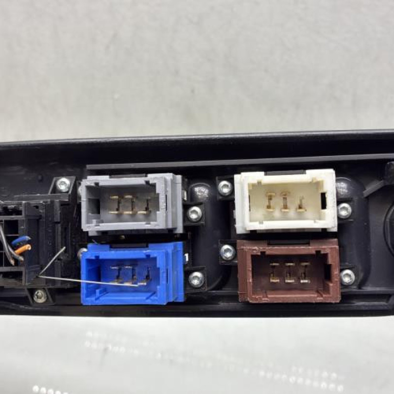 Interrupteur de leve vitre avant gauche RENAULT LAGUNA 1 Photo n°3