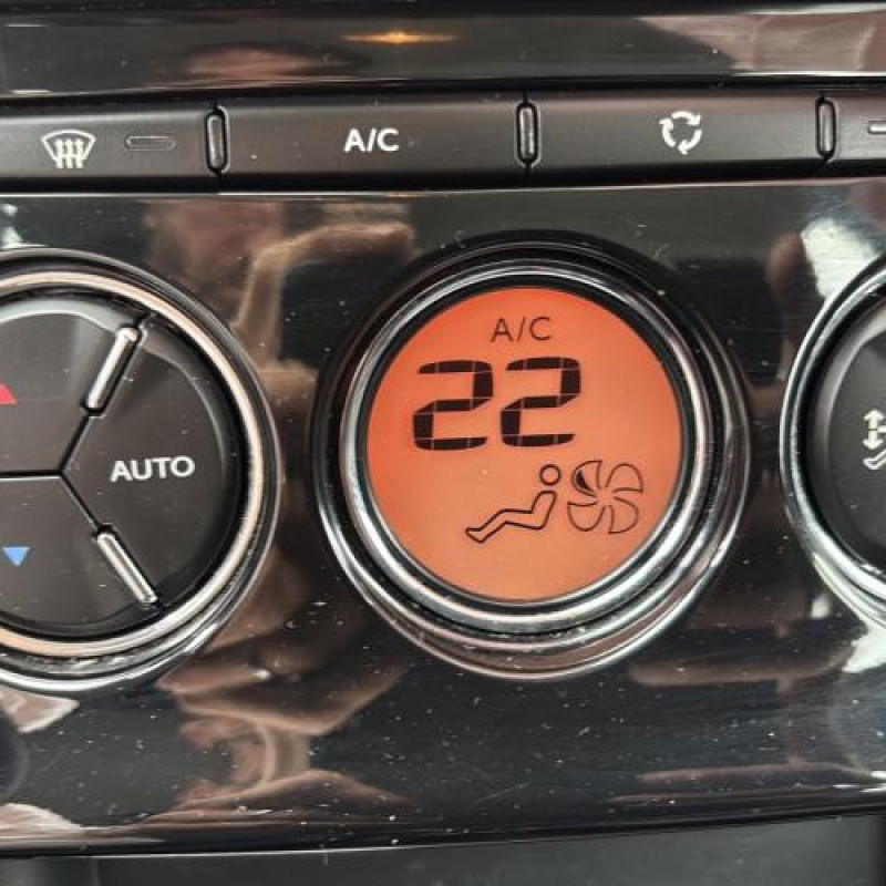 Bouton de coffre CITROEN C3 2 Photo n°19