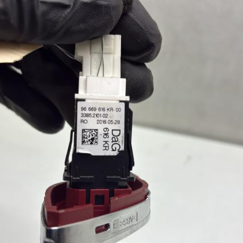 Bouton de warning CITROEN C3 2 Photo n°4
