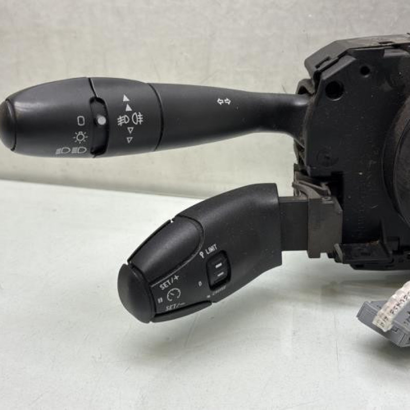 Com (Bloc Contacteur Tournant+Commodo Essuie Glace+Commodo Phare) PEUGEOT PARTNER 2 Photo n°2