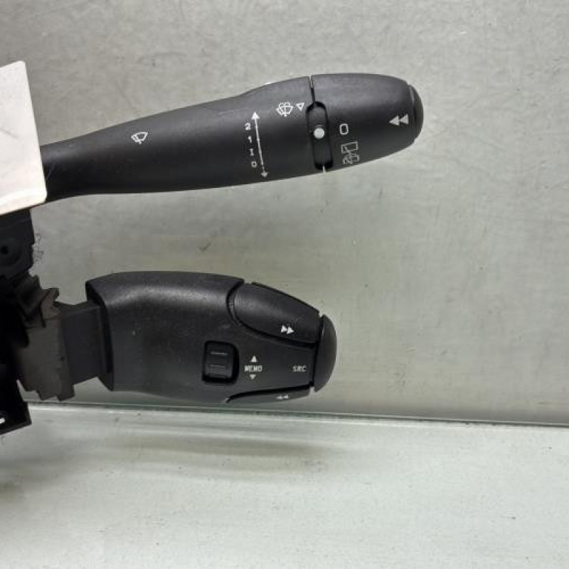 Com (Bloc Contacteur Tournant+Commodo Essuie Glace+Commodo Phare) PEUGEOT PARTNER 2 Photo n°4