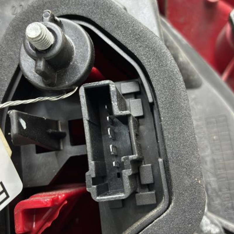 Feu arriere principal droit (feux) PEUGEOT 208 1 Photo n°3