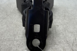 Attache ceinture arriere droit PEUGEOT 208 1