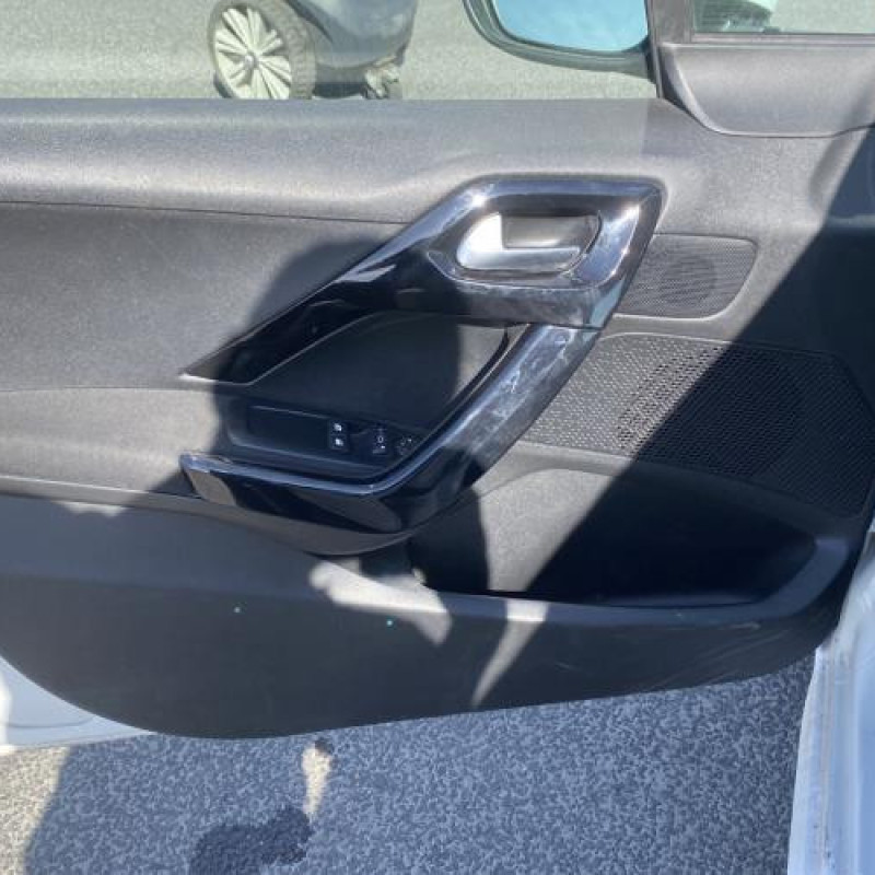 Attache ceinture arriere droit PEUGEOT 208 1 Photo n°12