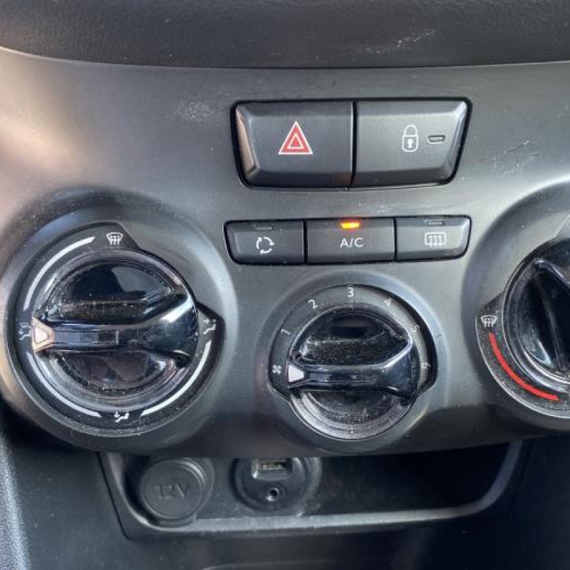 Attache ceinture arriere droit PEUGEOT 208 1 Photo n°19