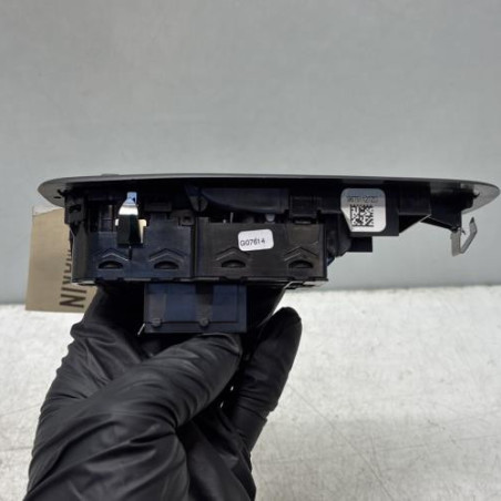 Interrupteur de leve vitre avant gauche PEUGEOT 208 1