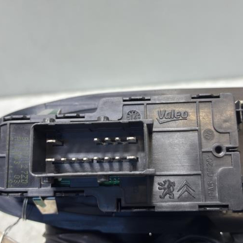 Interrupteur de leve vitre avant gauche PEUGEOT 208 1 Photo n°4