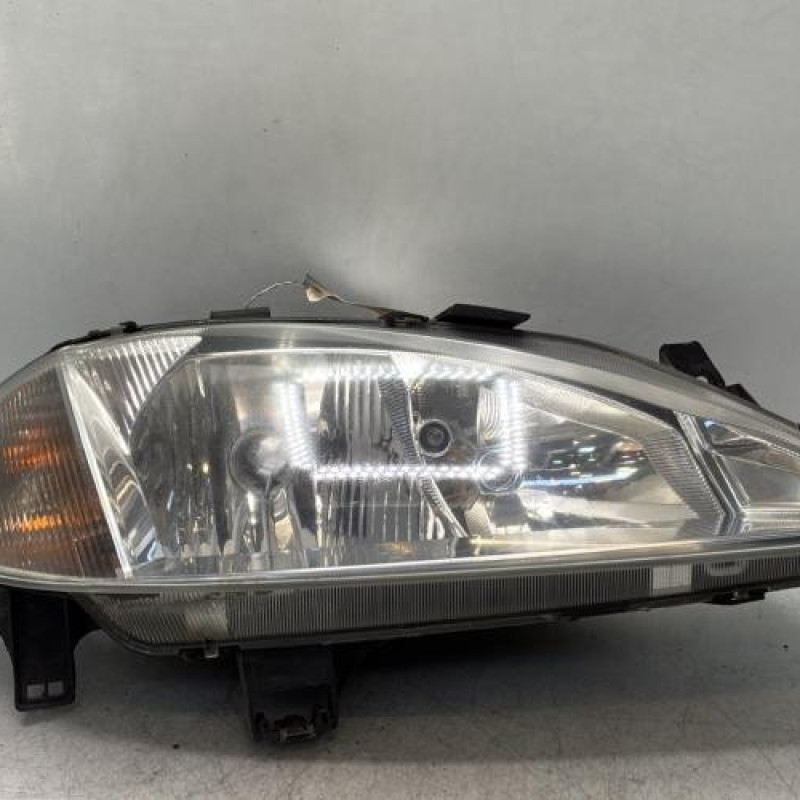 Optique avant principal droit (feux)(phare) RENAULT MEGANE 1 Photo n°1