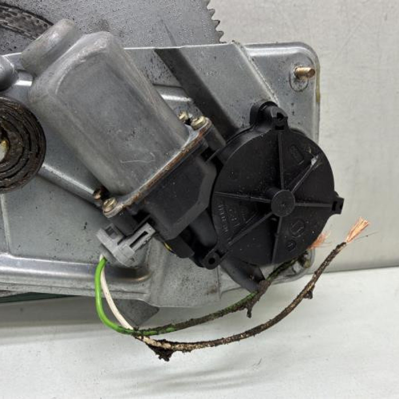 Leve vitre electrique avant droit RENAULT TWINGO 1 Photo n°2