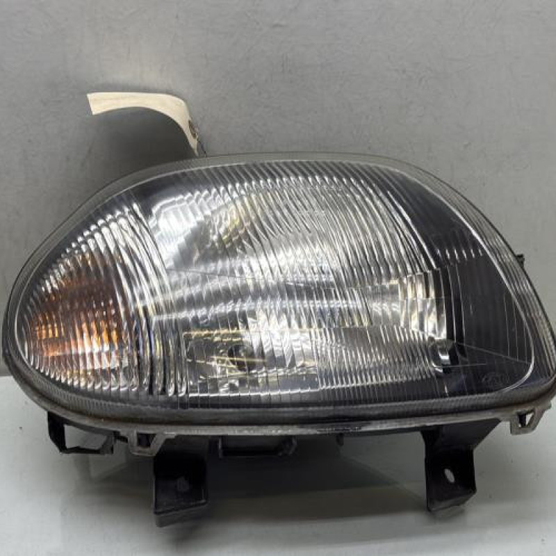 Optique avant principal droit (feux)(phare) RENAULT CLIO 2 Photo n°1