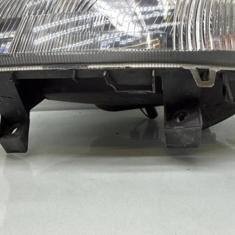 Optique avant principal gauche (feux)(phare) RENAULT CLIO 2 Photo n°2