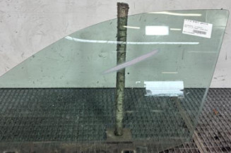 Vitre avant gauche VOLKSWAGEN GOLF 4 Photo n°1