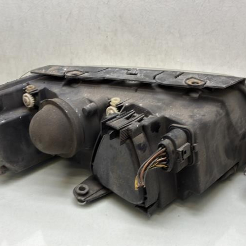 Optique avant principal gauche (feux)(phare) VOLKSWAGEN PASSAT 4 Photo n°3