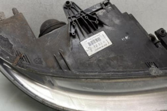 Optique avant principal gauche (feux)(phare) VOLKSWAGEN PASSAT 4