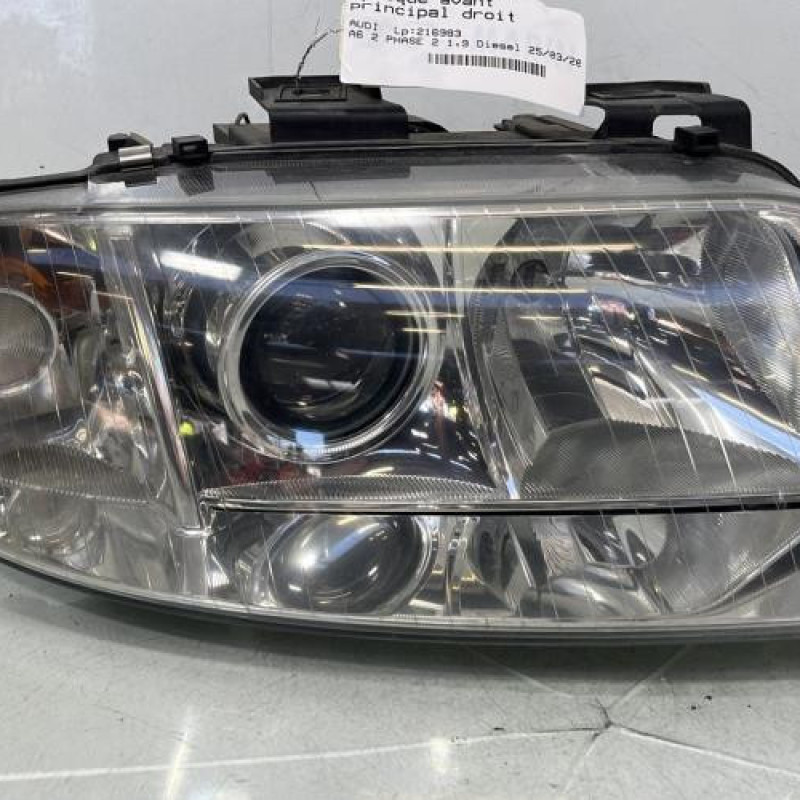 Optique avant principal droit (feux)(phare) AUDI A6 2 Photo n°1