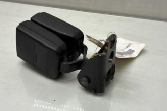 Attache ceinture arriere droit PEUGEOT 307