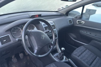 Attache ceinture arriere droit PEUGEOT 307