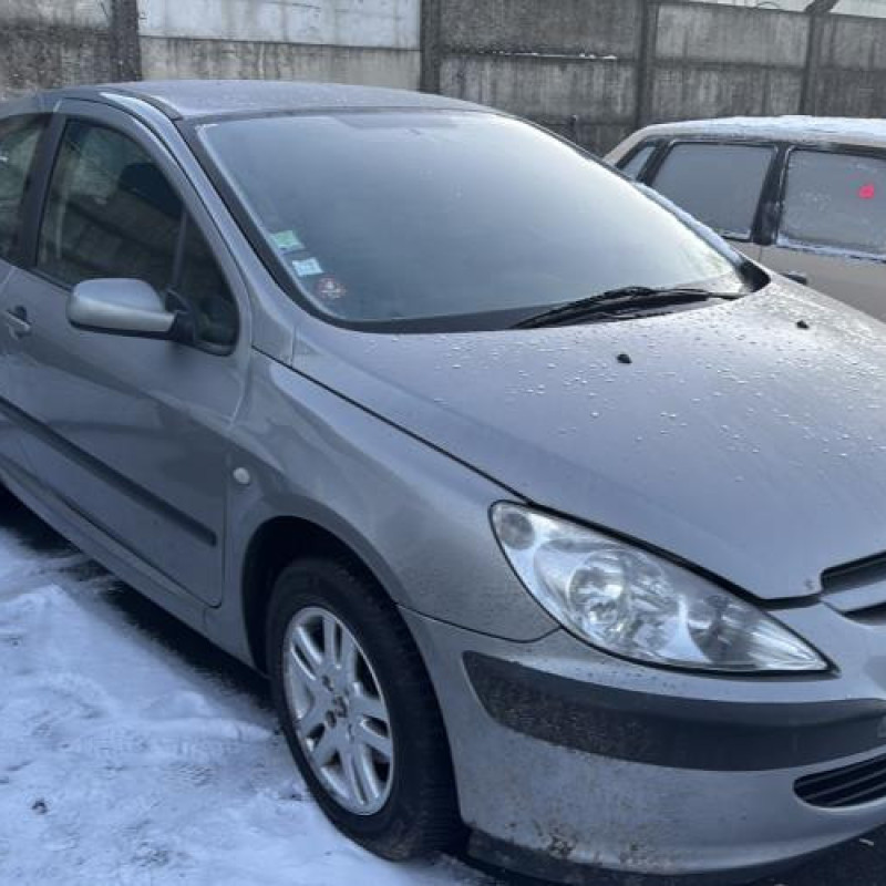 Attache ceinture avant gauche PEUGEOT 307 Photo n°6