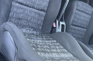 Attache ceinture avant gauche PEUGEOT 307