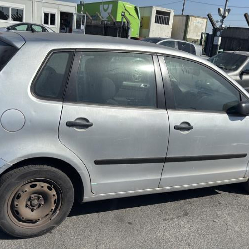 Pare boue avant droit VOLKSWAGEN POLO 4 Photo n°10