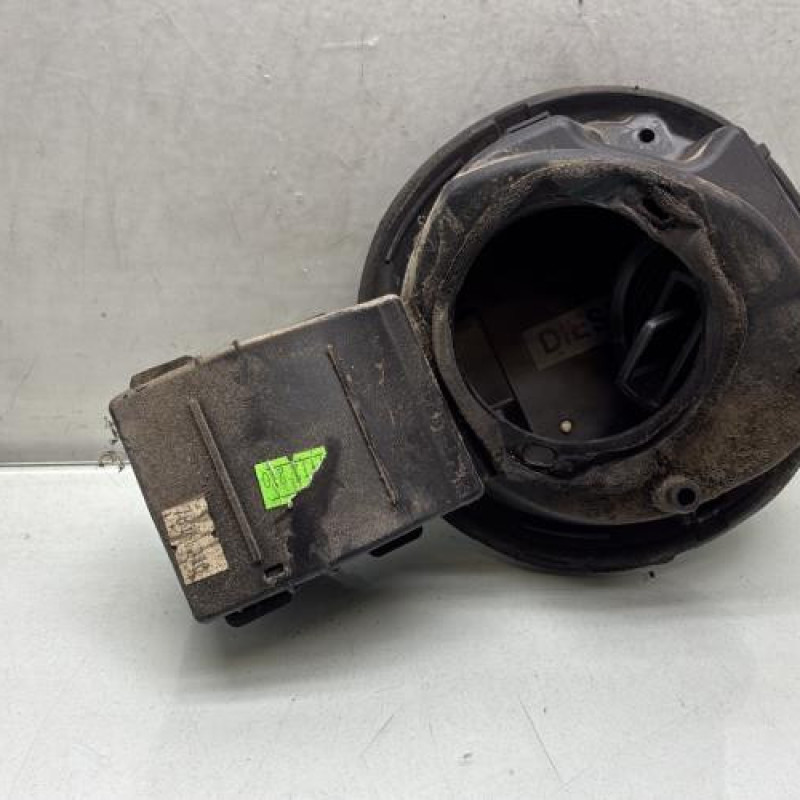 Trappe d'essence RENAULT CLIO 4 Photo n°3