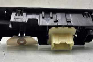 Interrupteur de leve vitre avant gauche RENAULT CLIO 4