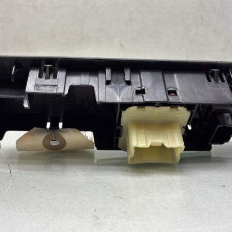 Interrupteur de leve vitre avant gauche RENAULT CLIO 4