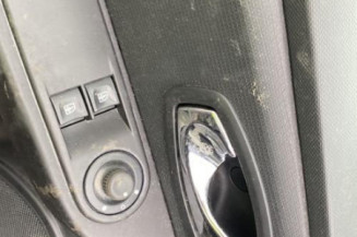 Serrure avant gauche RENAULT CLIO 4