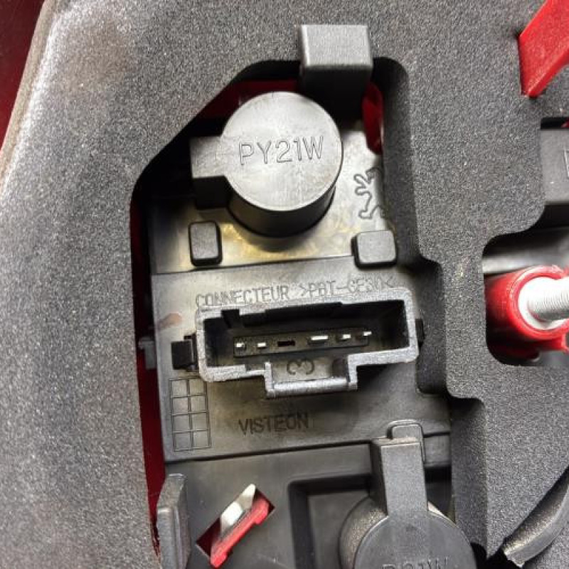 Feu arriere principal droit (feux) PEUGEOT 206+ Photo n°3